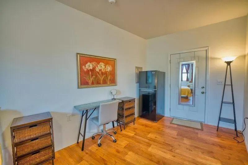 3 Bed 1 Bath Contemporary High-Rise Condo in Hilo, HI - 4