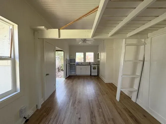 3 Bed 1 Bath Contemporary High-Rise Condo in Honolulu, HI - 3