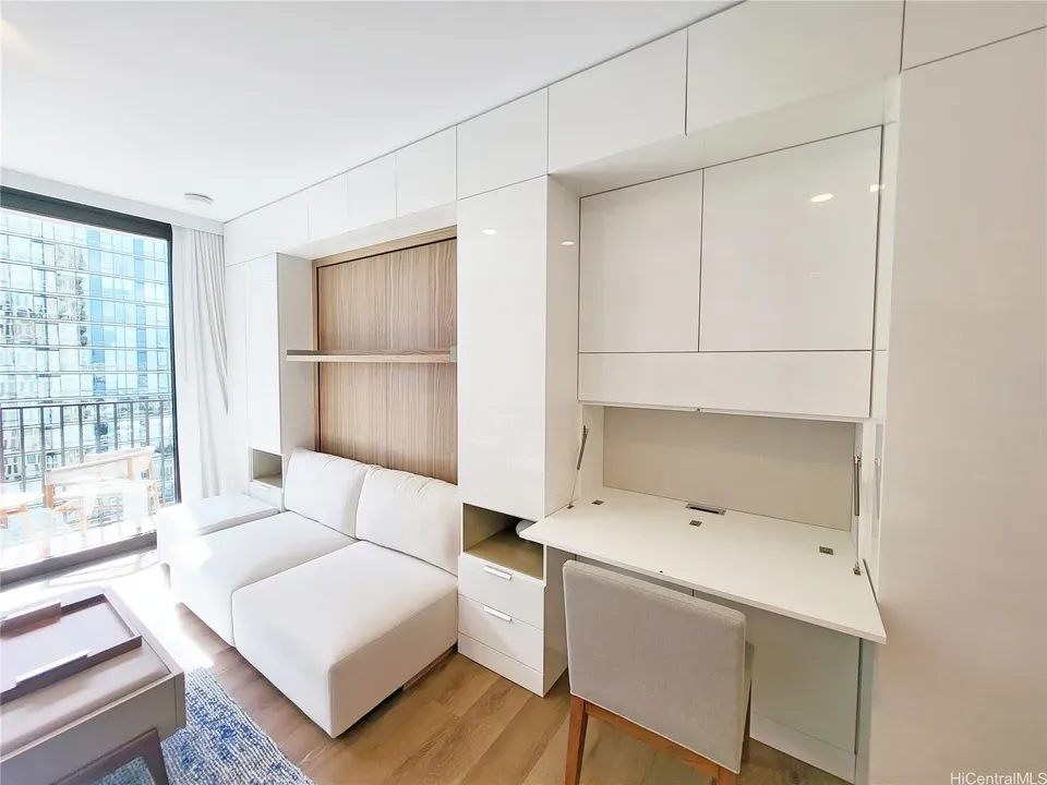 3 Bed 1 Bath Contemporary High-Rise Condo in Honolulu, HI - 5