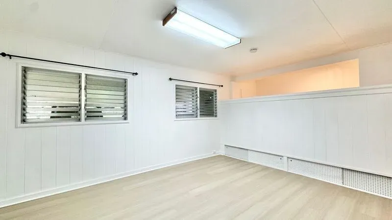 3 Bed 1 Bath Contemporary High-Rise Condo in Honolulu, HI - 4