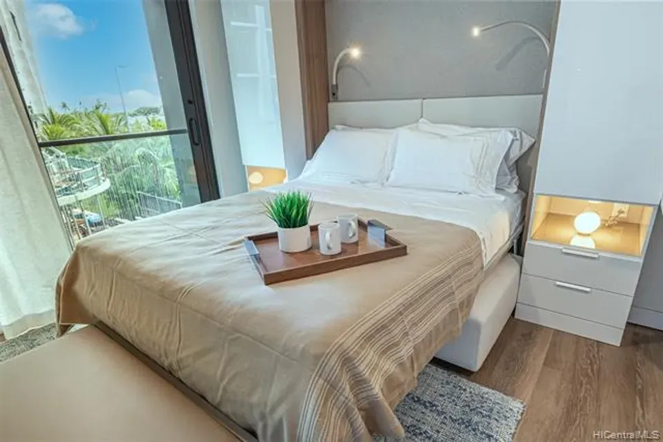 3 Bed 1 Bath Contemporary High-Rise Condo in Honolulu, HI - 5