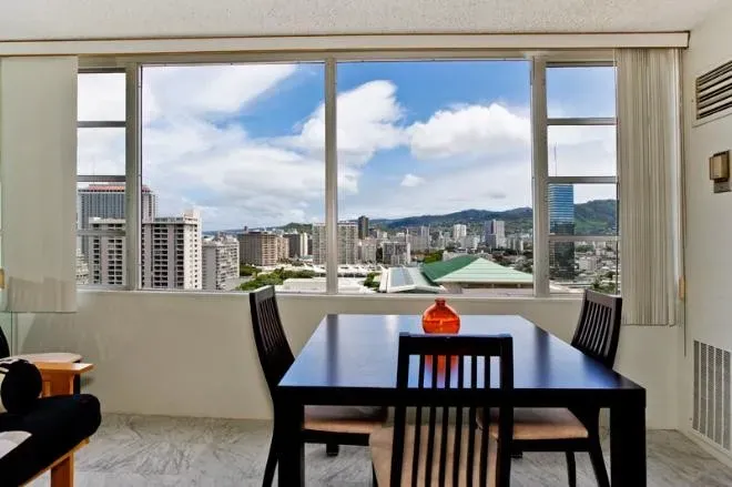 3 Bed 1 Bath Contemporary High-Rise Condo in Honolulu, HI - 3