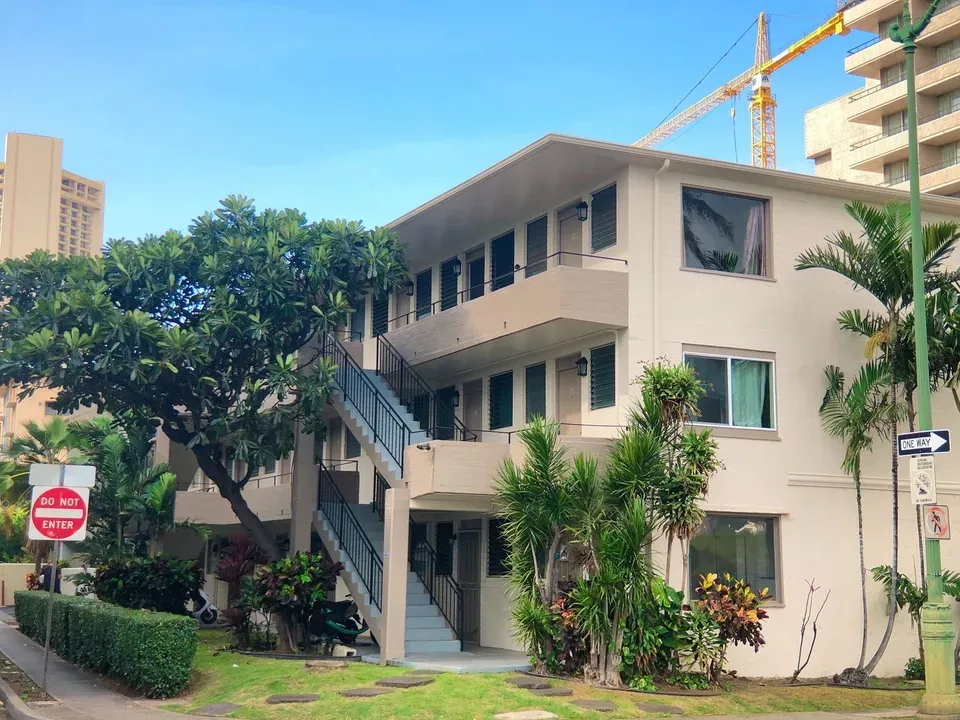 3 Bed 1 Bath Contemporary High-Rise Condo in Honolulu, HI - 3