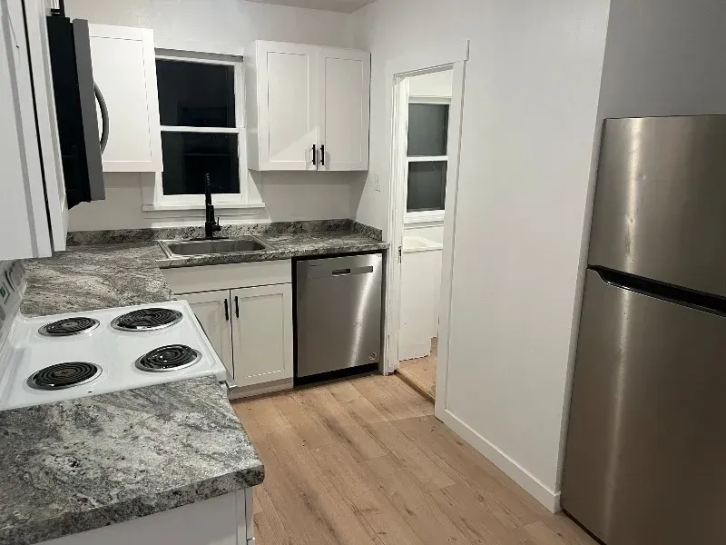 3 Bed 1 Bath Contemporary High-Rise Condo in Idaho Falls, ID - 4