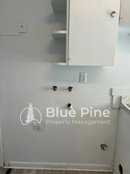 3 Bed 1 Bath Contemporary High-Rise Condo in Idaho Falls, ID - 3