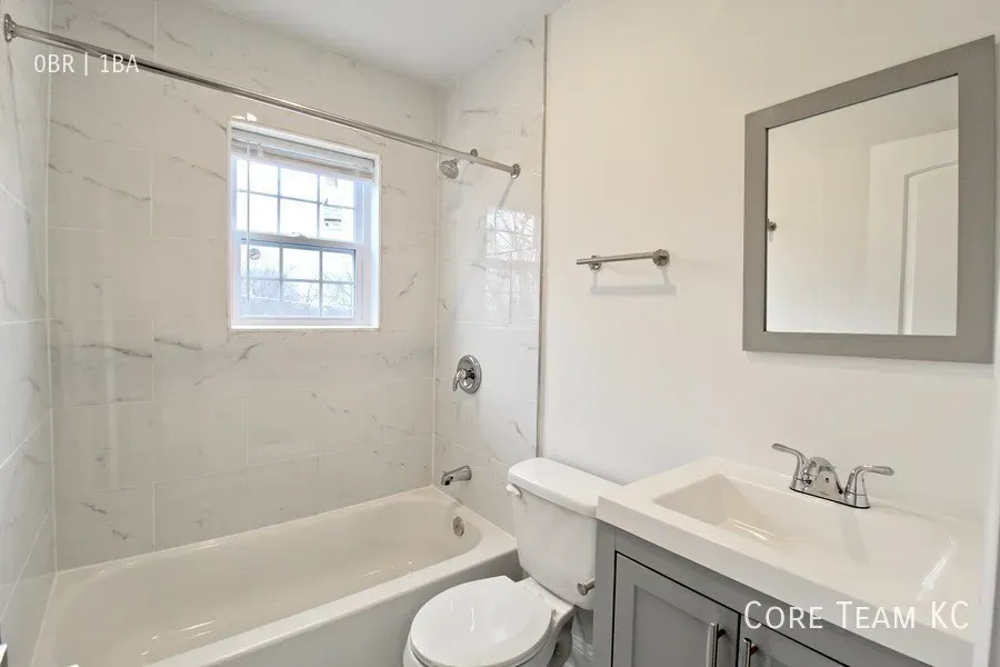 3 Bed 1 Bath Contemporary High-Rise Condo in Kansas City, KS - 5