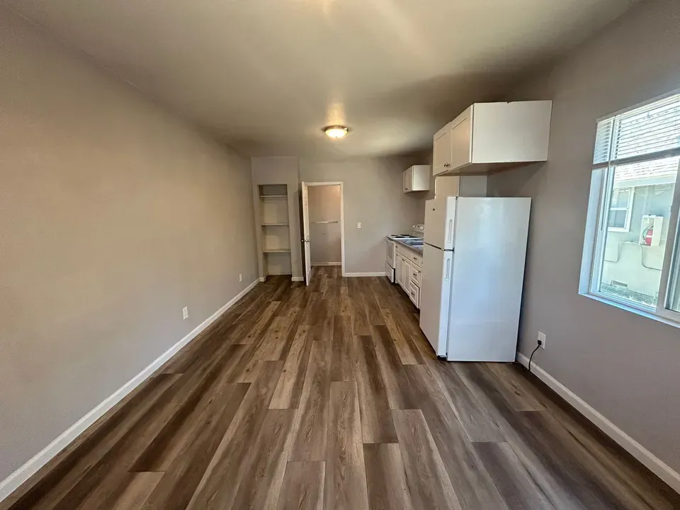 3 Bed 1 Bath Contemporary High-Rise Condo in Modesto, CA - 2