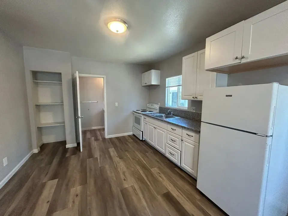 3 Bed 1 Bath Contemporary High-Rise Condo in Modesto, CA - 3