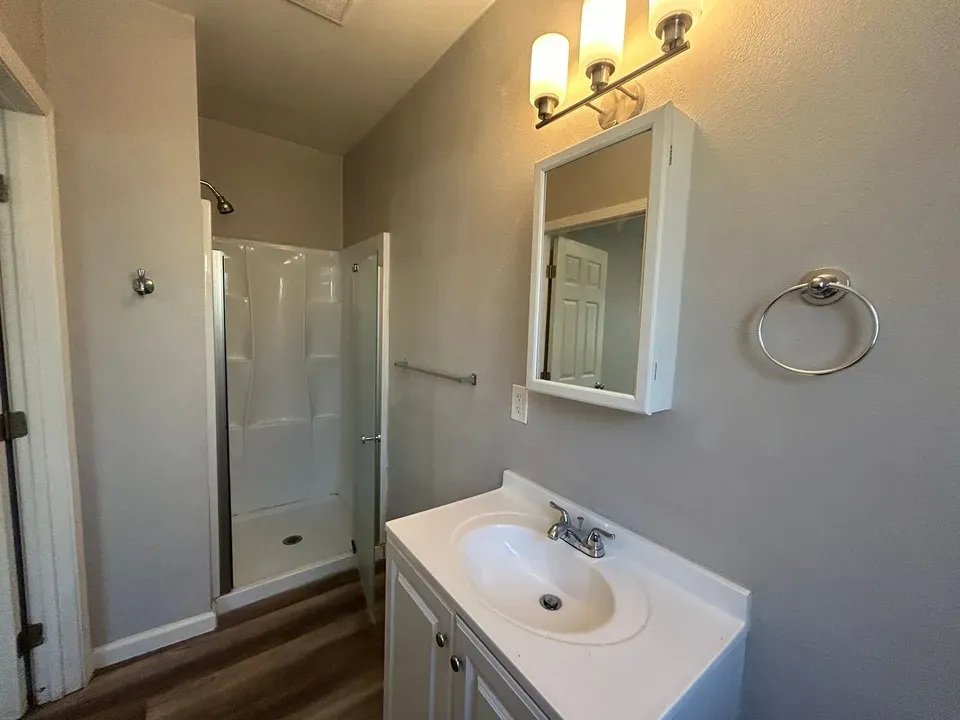 3 Bed 1 Bath Contemporary High-Rise Condo in Modesto, CA - 4