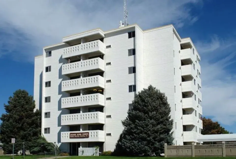 3 Bed 1 Bath Contemporary High-Rise Condo in Nampa, ID