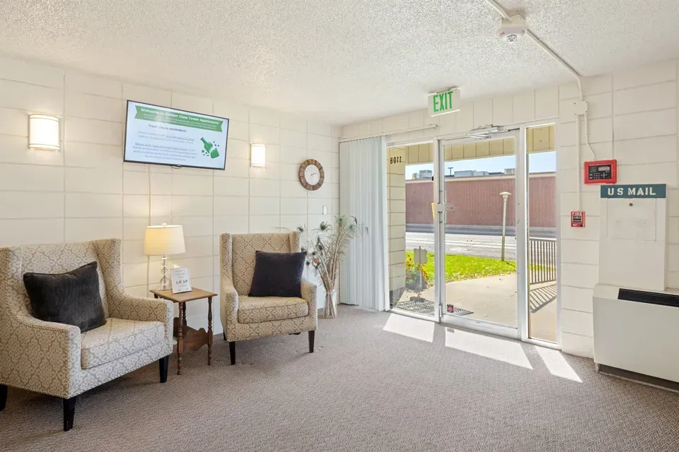 3 Bed 1 Bath Contemporary High-Rise Condo in Nampa, ID - 3