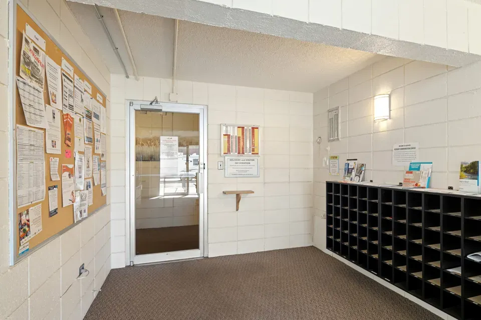 3 Bed 1 Bath Contemporary High-Rise Condo in Nampa, ID - 4
