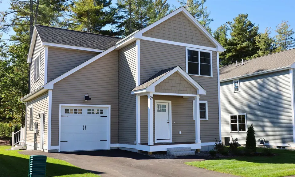 3 Bed 1 Bath Contemporary High-Rise Condo in Nashua, NH