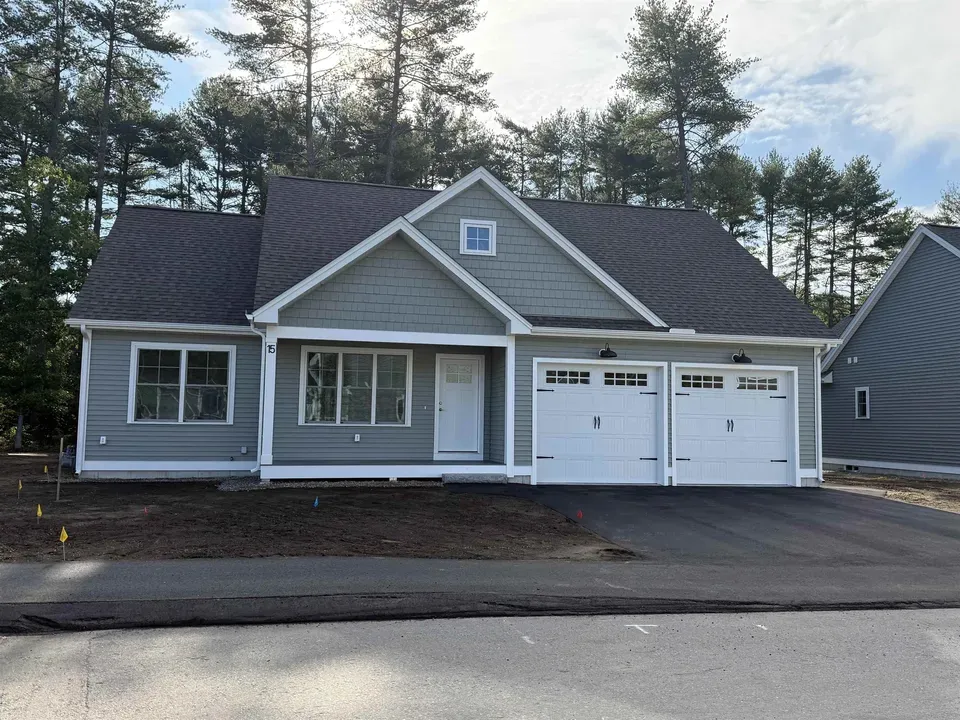 3 Bed 1 Bath Contemporary High-Rise Condo in Nashua, NH