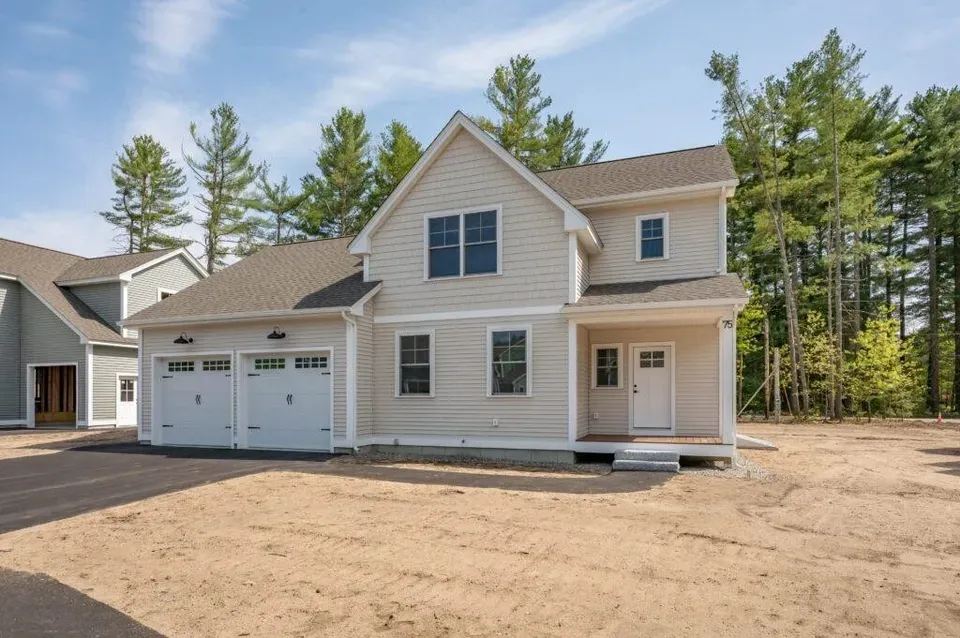 3 Bed 1 Bath Contemporary High-Rise Condo in Nashua, NH