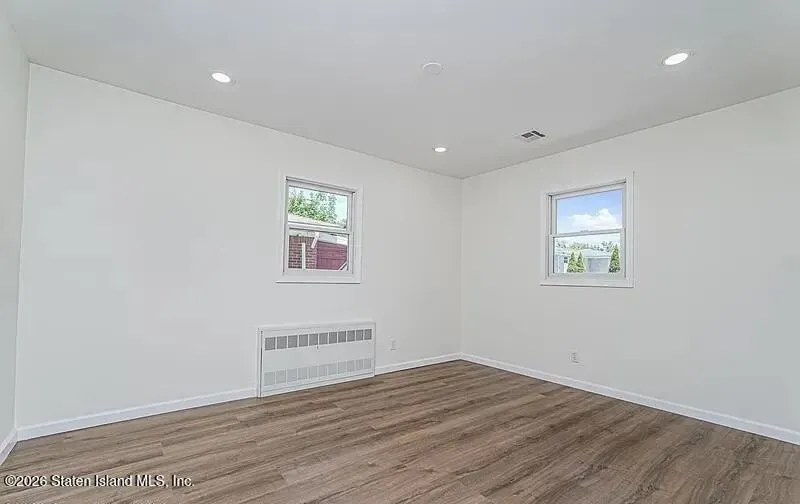 3 Bed 1 Bath Contemporary High-Rise Condo in New York, NY