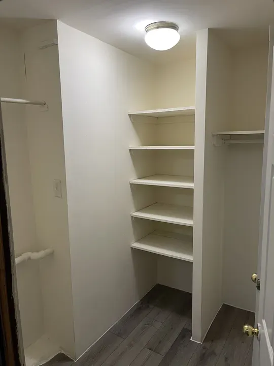 3 Bed 1 Bath Contemporary High-Rise Condo in New York, NY - 4