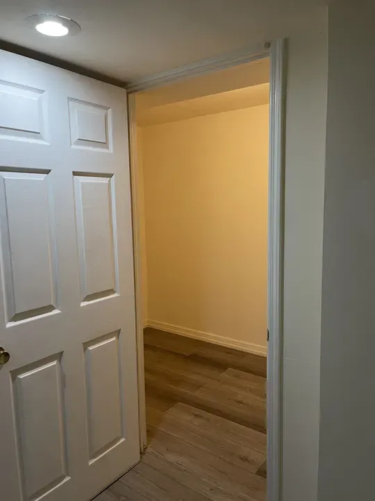 3 Bed 1 Bath Contemporary High-Rise Condo in New York, NY - 5
