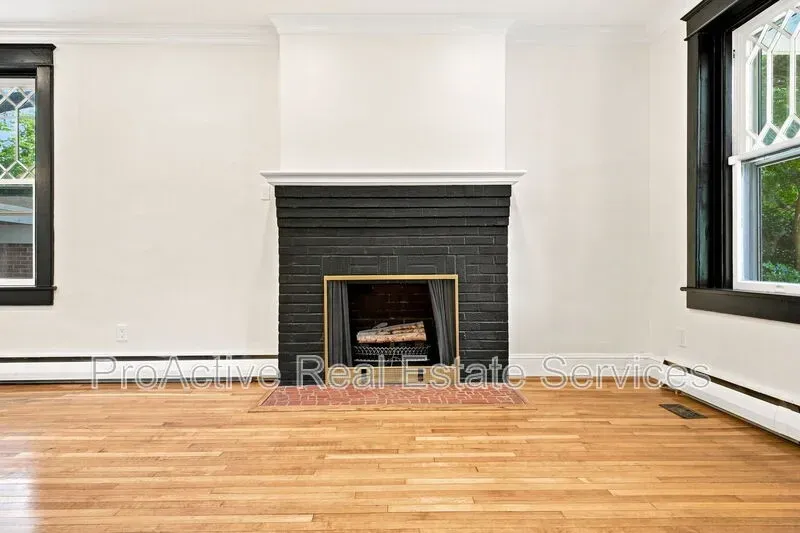 3 Bed 1 Bath Contemporary High-Rise Condo in Norfolk, VA - 5