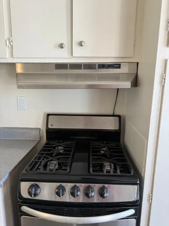 3 Bed 1 Bath Contemporary High-Rise Condo in Oxnard, CA - 5