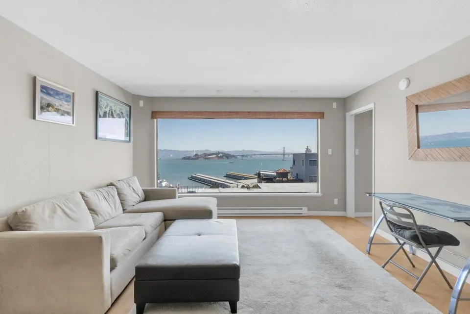 3 Bed 1 Bath Contemporary High-Rise Condo in San Francisco, CA - 2