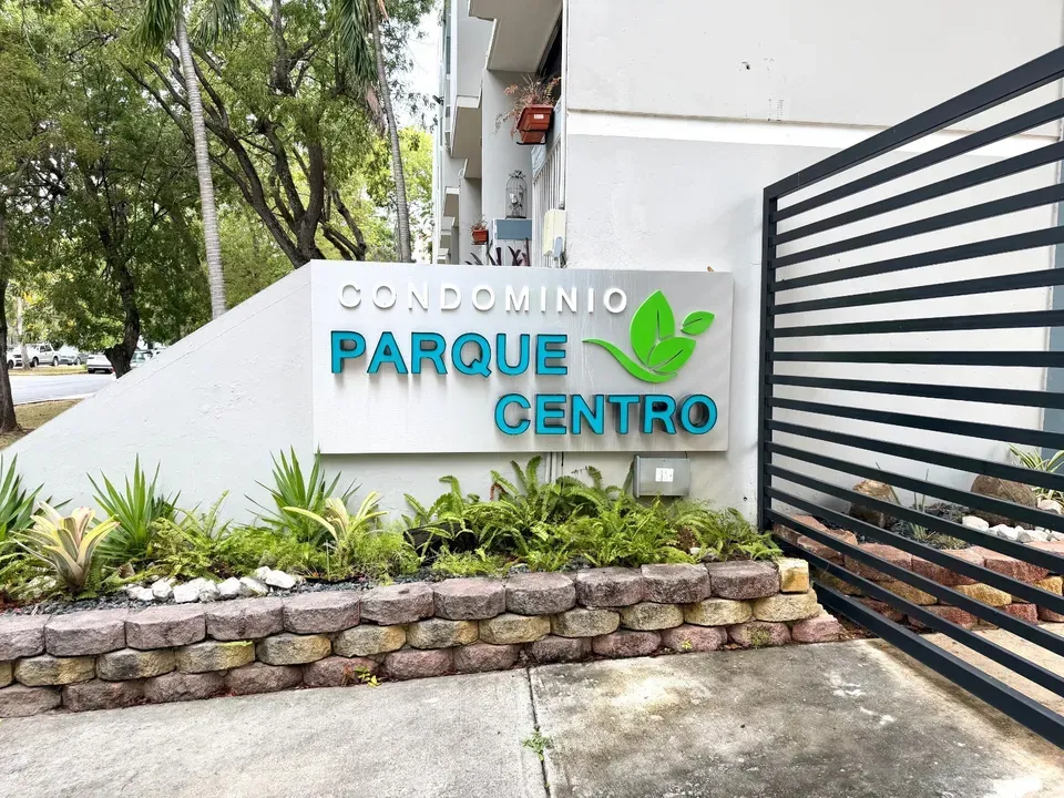 3 Bed 1 Bath Contemporary High-Rise Condo in San Juan, PR - 2