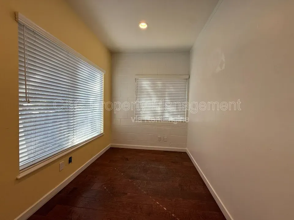 3 Bed 1 Bath Contemporary High-Rise Condo in Santa Cruz, CA - 4
