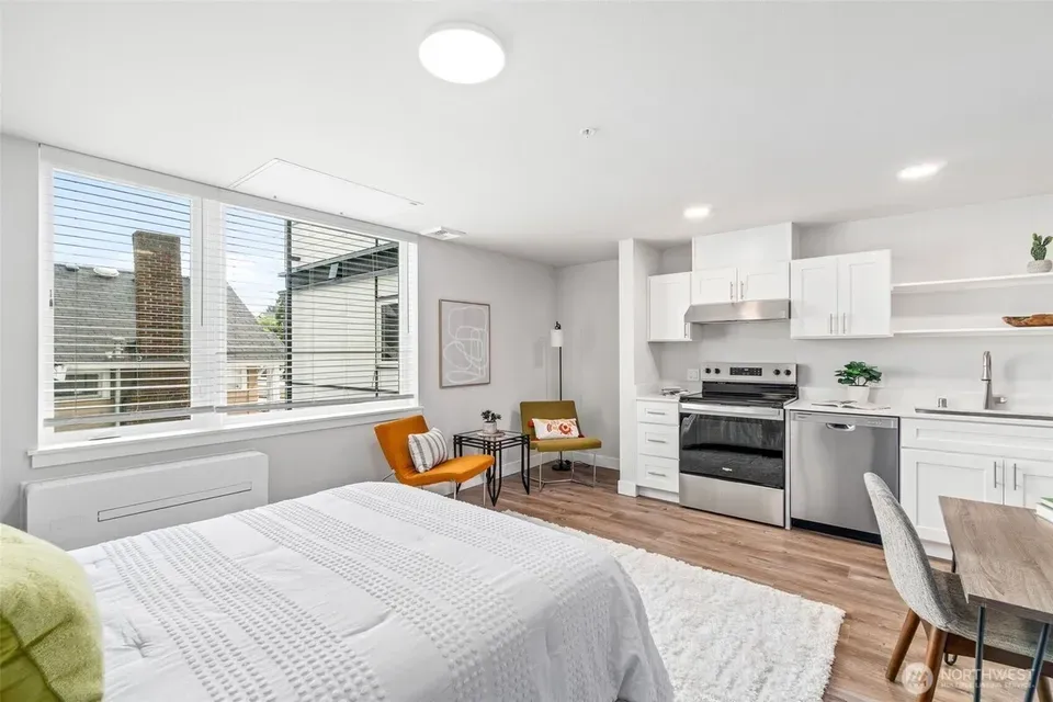 3 Bed 1 Bath Contemporary High-Rise Condo in Seattle, WA - 5