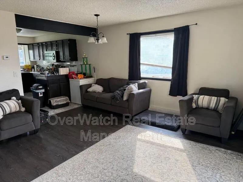 3 Bed 1 Bath Contemporary Multi-Level Townhome in Anchorage, AK - 3