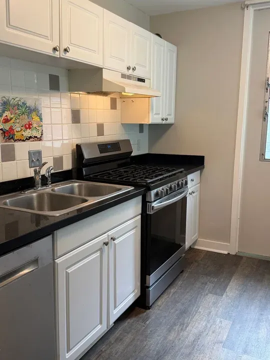 3 Bed 1 Bath Contemporary Multi-Level Townhome in Hilo, HI - 3