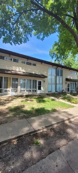 3 Bed 1 Bath Contemporary Multi-Level Townhome in Kansas City, KS - 1