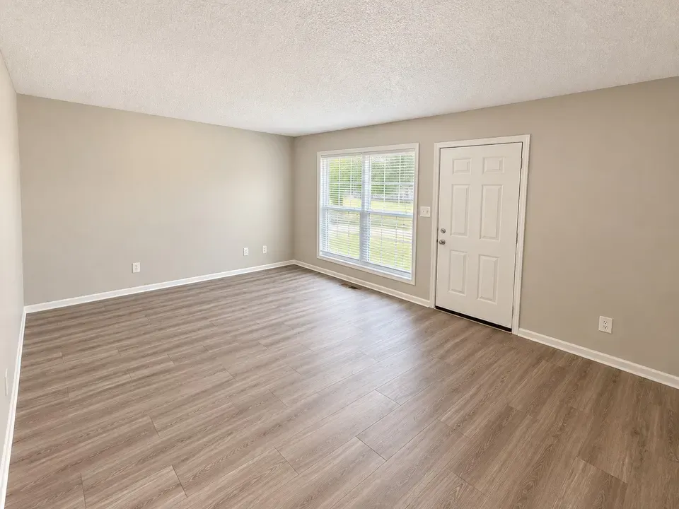 3 Bed 1 Bath Contemporary Multi-Level Townhome in Kansas City, KS - 2