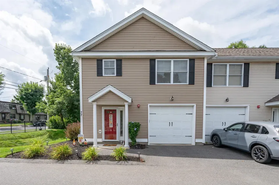 3 Bed 1 Bath Contemporary Multi-Level Townhome in Nashua, NH