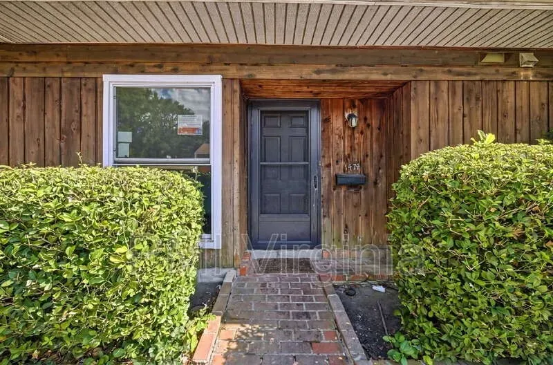 3 Bed 1 Bath Contemporary Multi-Level Townhome in Norfolk, VA - 3