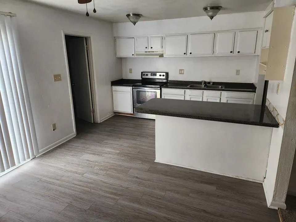 3 Bed 1 Bath Contemporary Multi-Level Townhome in Norfolk, VA - 3