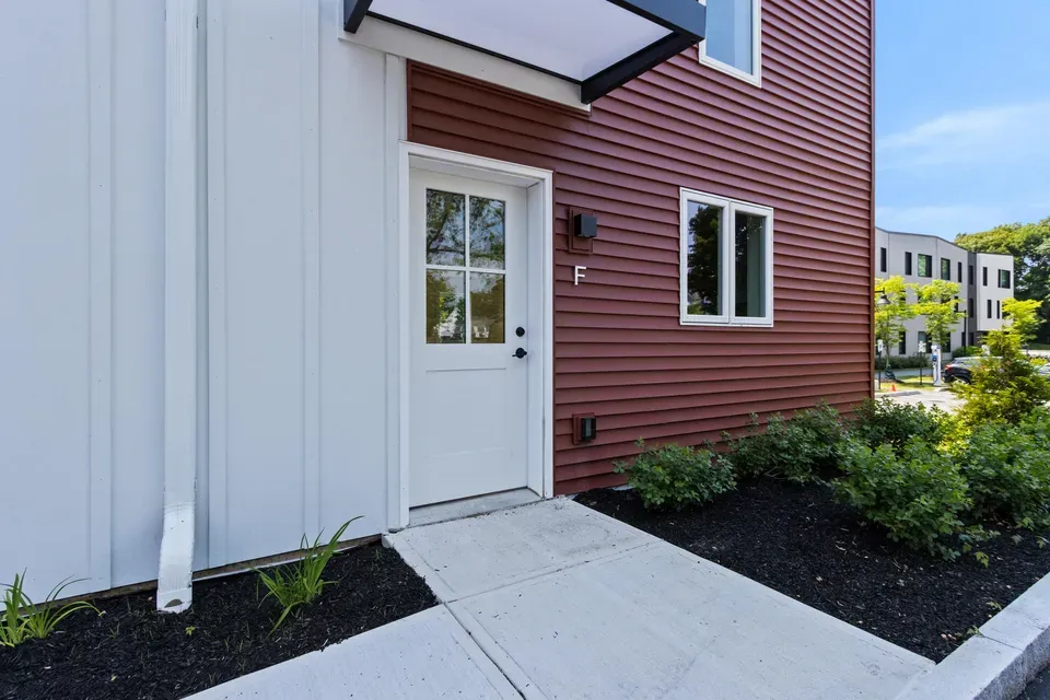 3 Bed 1 Bath Contemporary Multi-Level Townhome in Portland, ME - 5