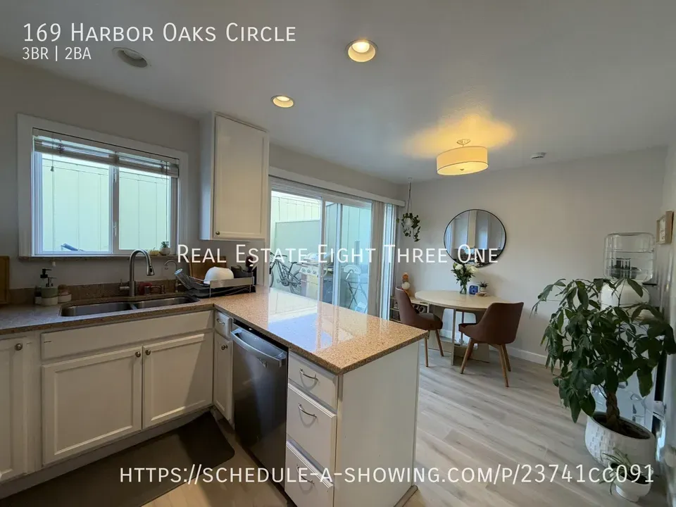 3 Bed 1 Bath Contemporary Multi-Level Townhome in Santa Cruz, CA - 5