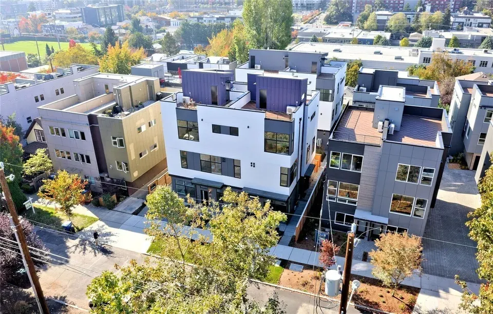 3 Bed 1 Bath Contemporary Multi-Level Townhome in Seattle, WA - 2