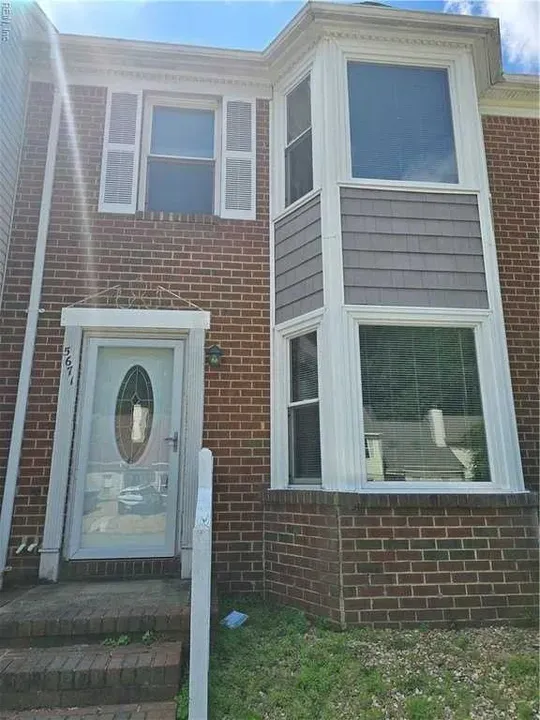 3 Bed 1 Bath Contemporary Multi-Level Townhome in Virginia Beach, VA