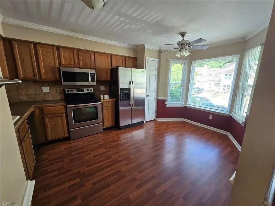 3 Bed 1 Bath Contemporary Multi-Level Townhome in Virginia Beach, VA - 2