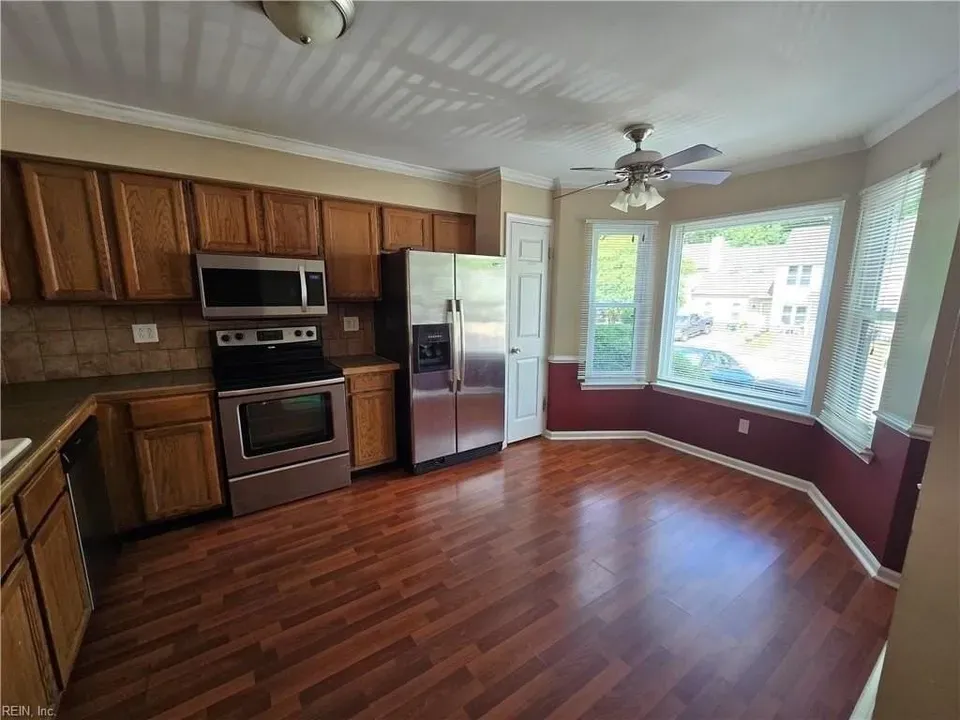 3 Bed 1 Bath Contemporary Multi-Level Townhome in Virginia Beach, VA - 3