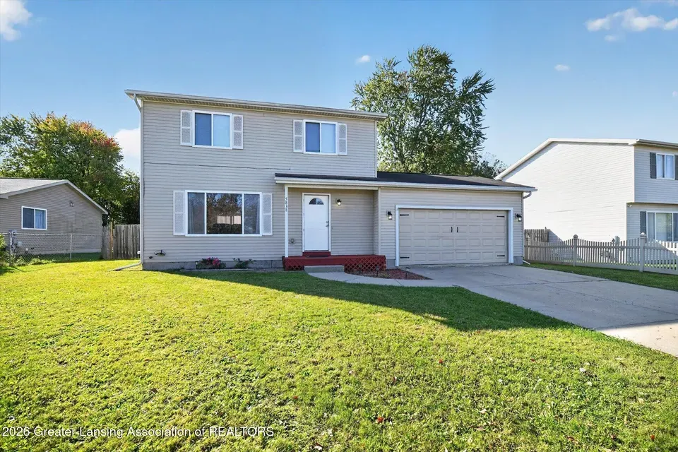 3 Bed 1 Bath Established Contemporary Home in Lansing, MI - 1