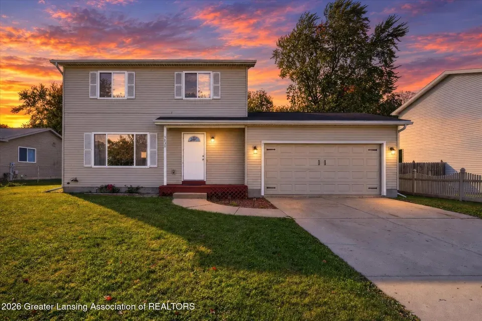3 Bed 1 Bath Established Contemporary Home in Lansing, MI - 2