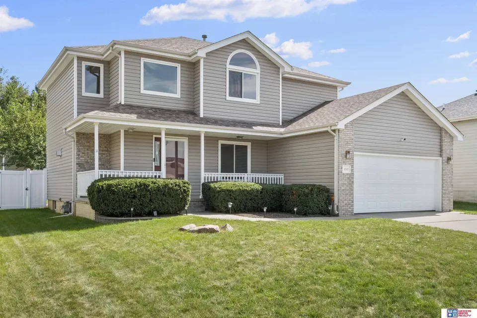 3 Bed 1 Bath Established Contemporary Home in Lincoln, NE - 1