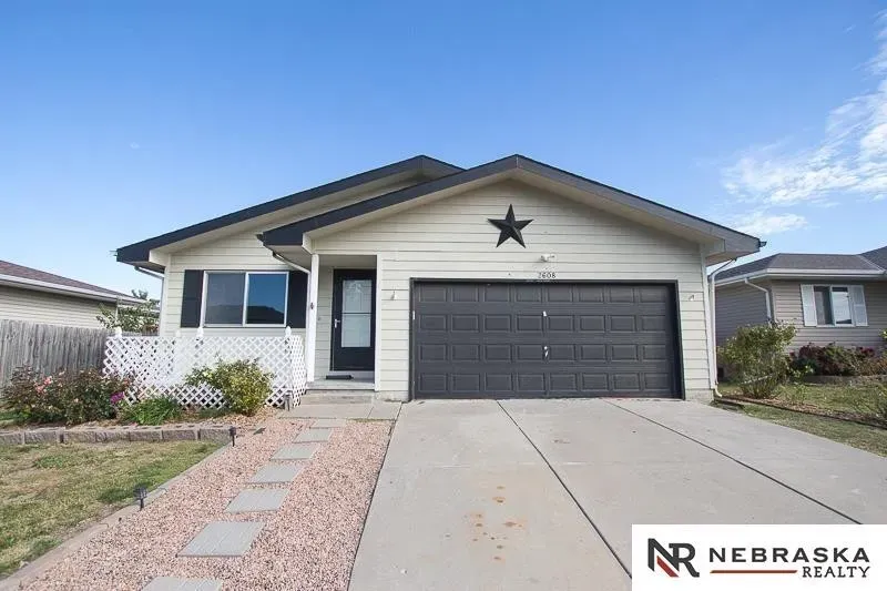3 Bed 1 Bath Established Contemporary Home in Lincoln, NE - 1