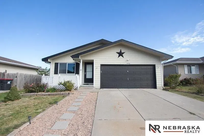 3 Bed 1 Bath Established Contemporary Home in Lincoln, NE - 2