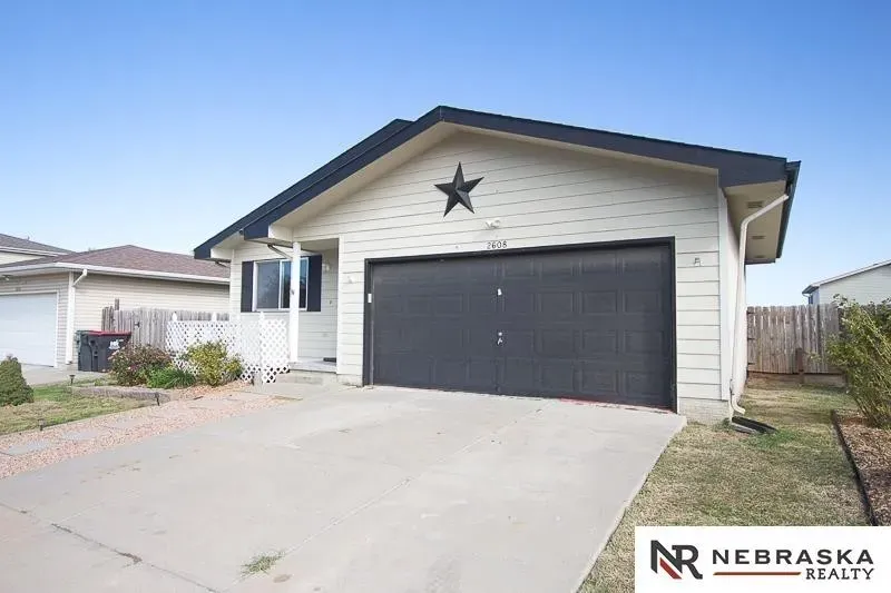 3 Bed 1 Bath Established Contemporary Home in Lincoln, NE - 4