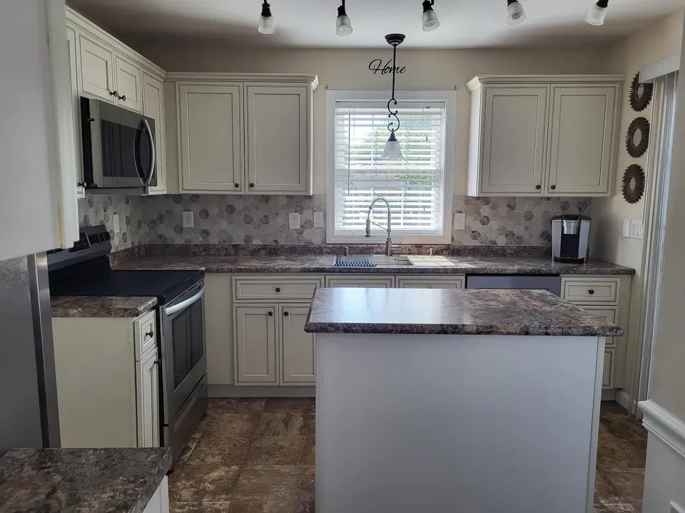 3 Bed 1 Bath Established Contemporary Home in Manchester, NH - 5