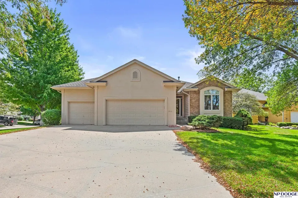3 Bed 1 Bath Established Contemporary Home in Omaha, NE