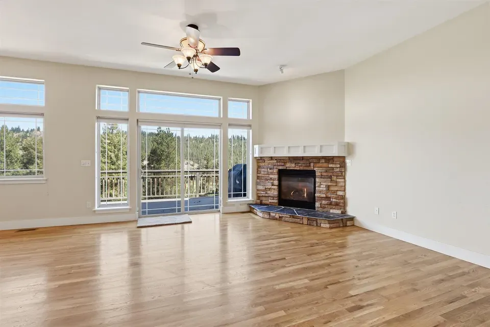 3 Bed 1 Bath Established Contemporary Home in Spokane, WA - 4